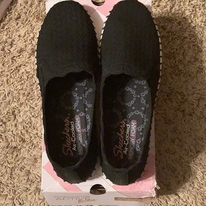 Sketchers active Avenue shoes